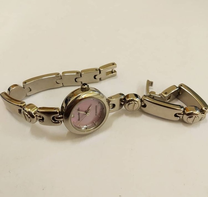 Jam Tangan Alessandra Olla