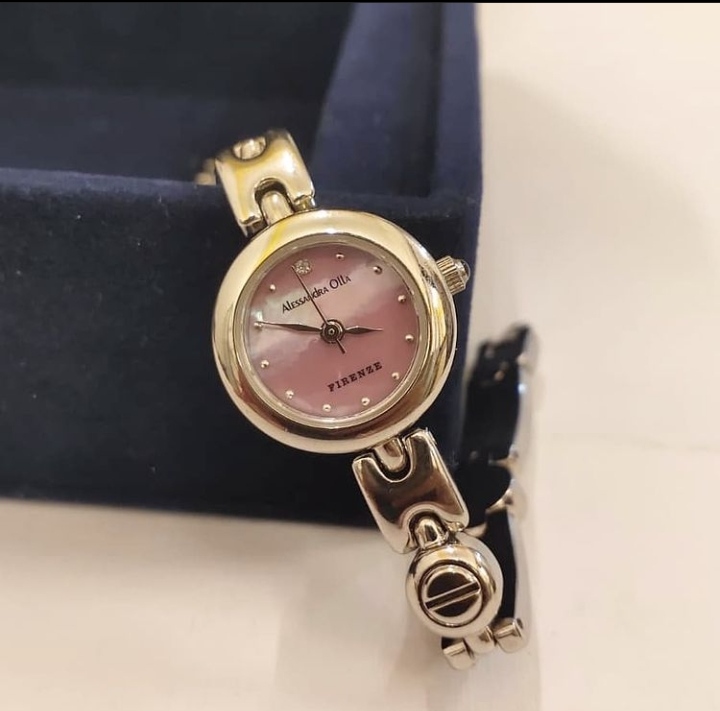 Jam Tangan Alessandra Olla