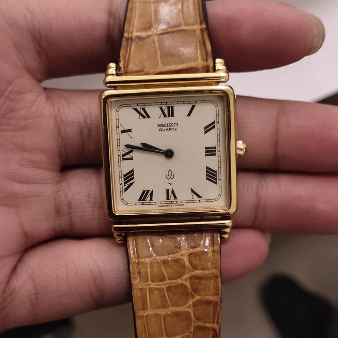 Jam tangan Seiko Tank Quartz