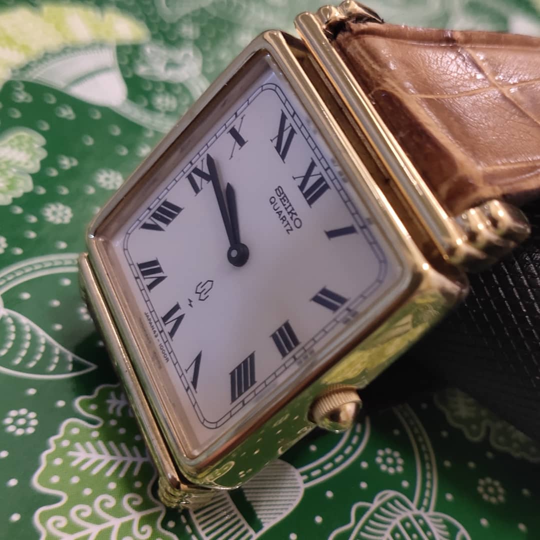 Jam tangan Seiko Tank Quartz