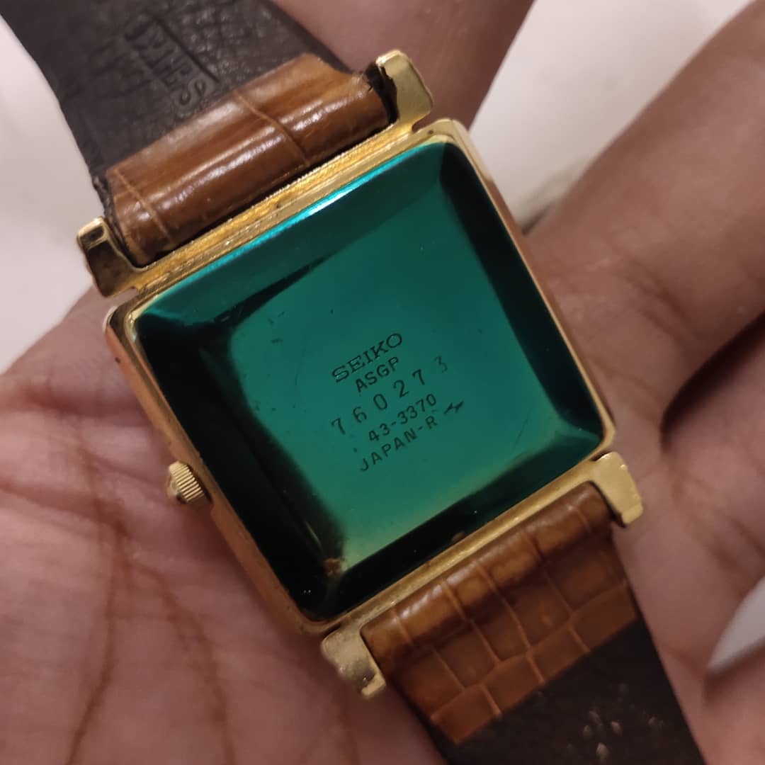 Jam tangan Seiko Tank Quartz