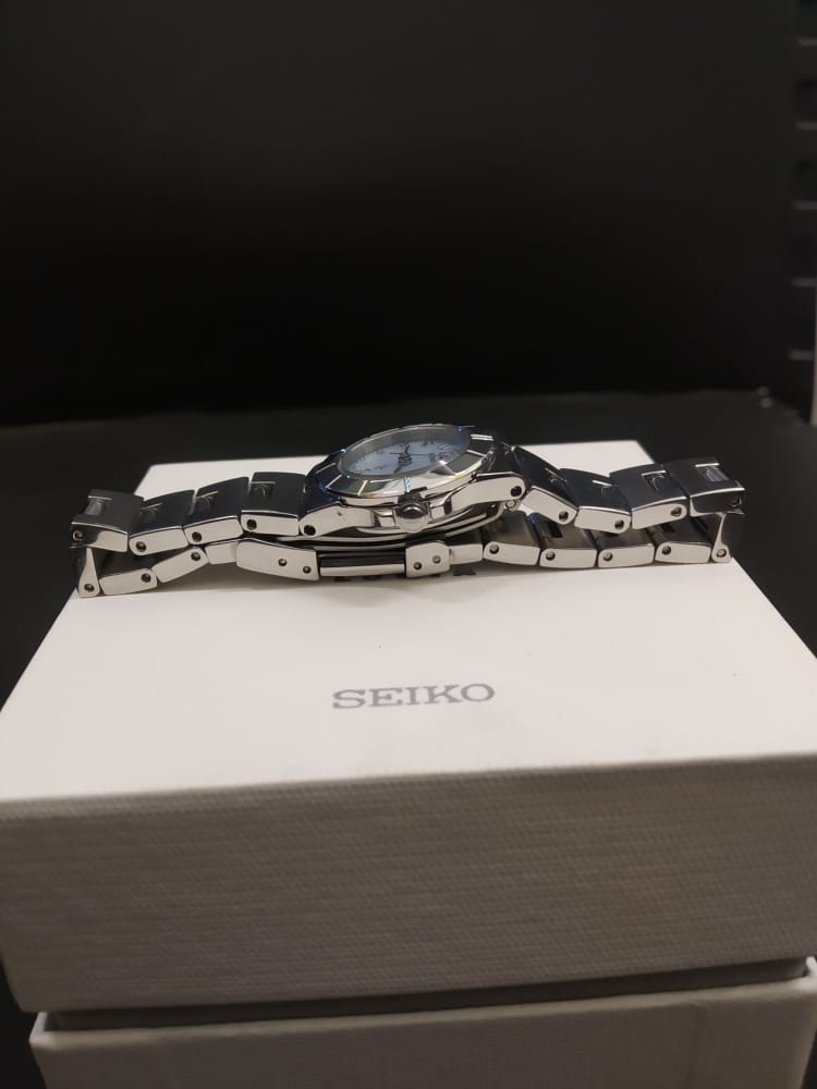Jam Tangan Seiko Lukia 4N21-1130