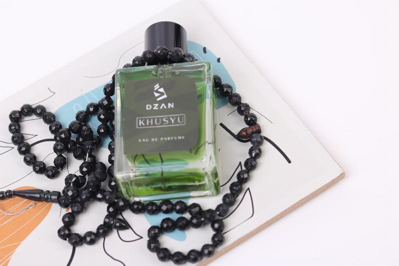 DZAN KHUSYU PARFUM Original yang sudah BPOM dan 100 % persen non - alcohol, jadi halal banget untuk dipakai. 
