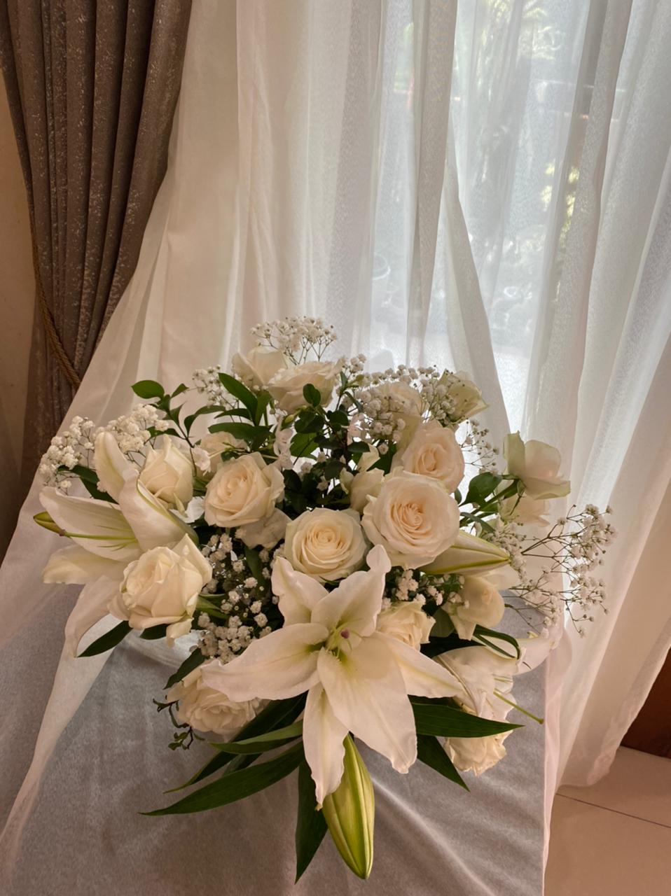 Hand Bouquet by @petale.official⁠ 