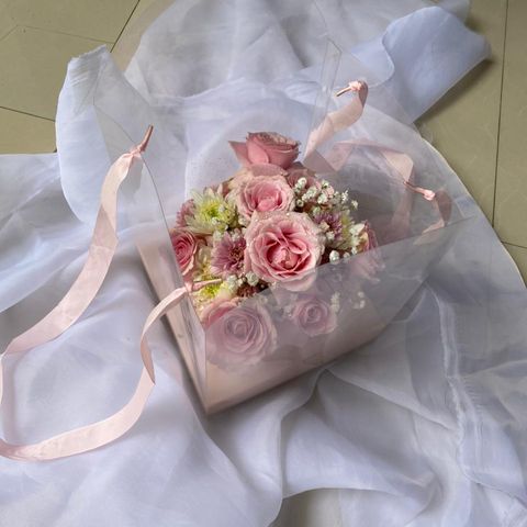 Hand Carry Bouquet by @petale.official⁠ 