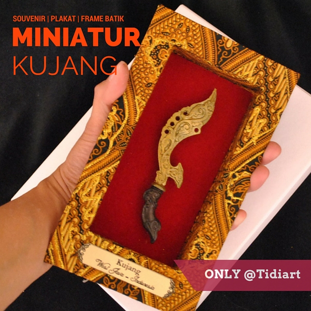 Plakat Unik Miniatur Kujang Frame Batik Eksklusif